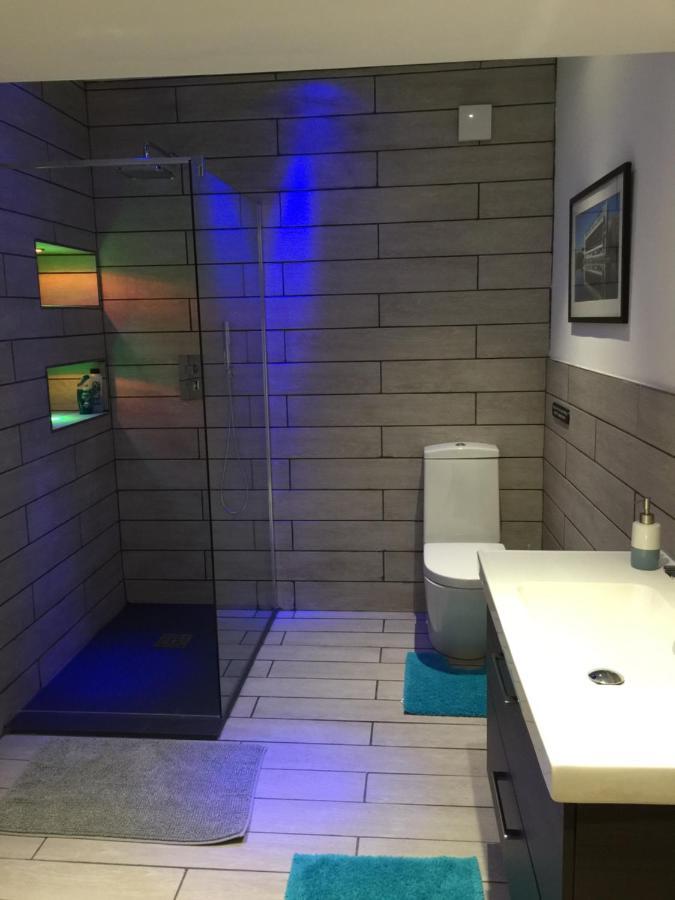 Vollie House With Hot Tub, Sauna & Log Burner Penpont Экстерьер фото