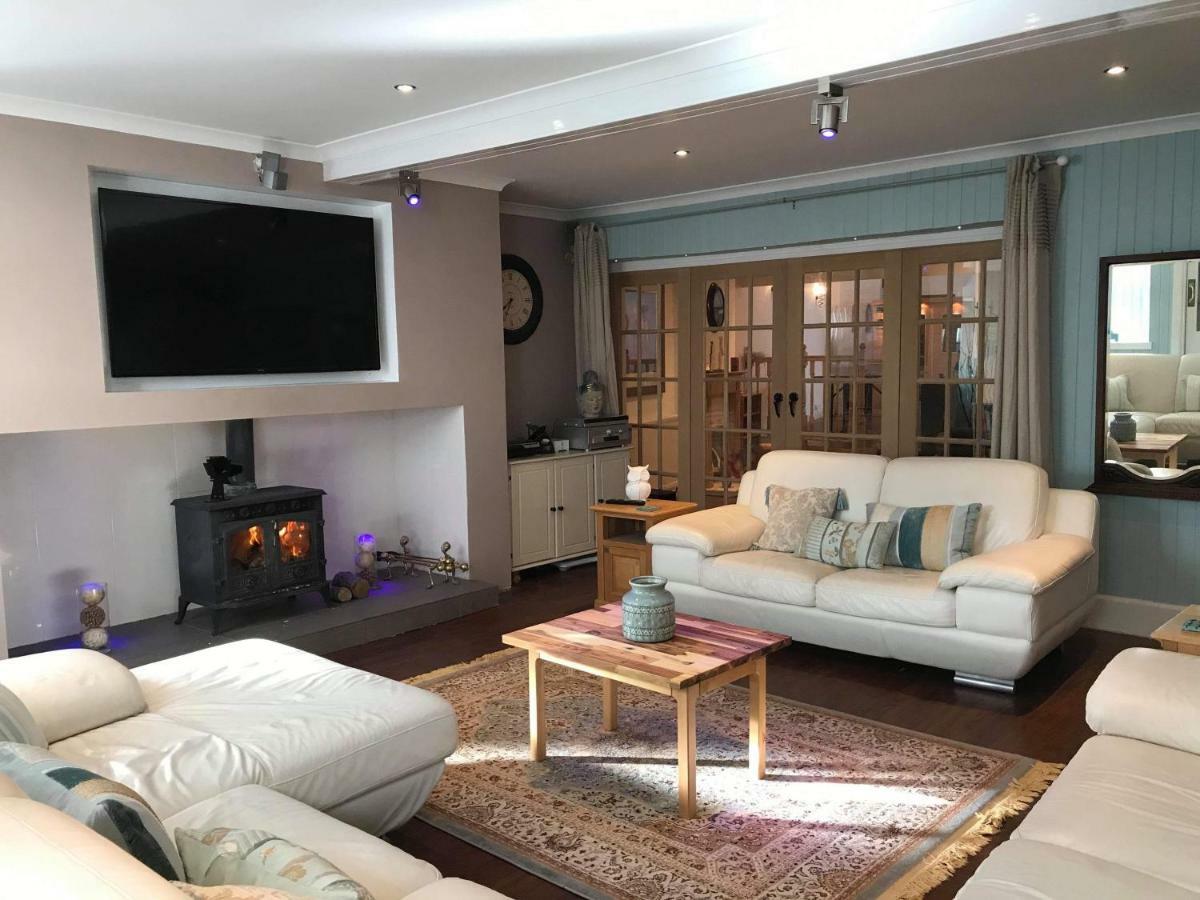 Vollie House With Hot Tub, Sauna & Log Burner Penpont Экстерьер фото