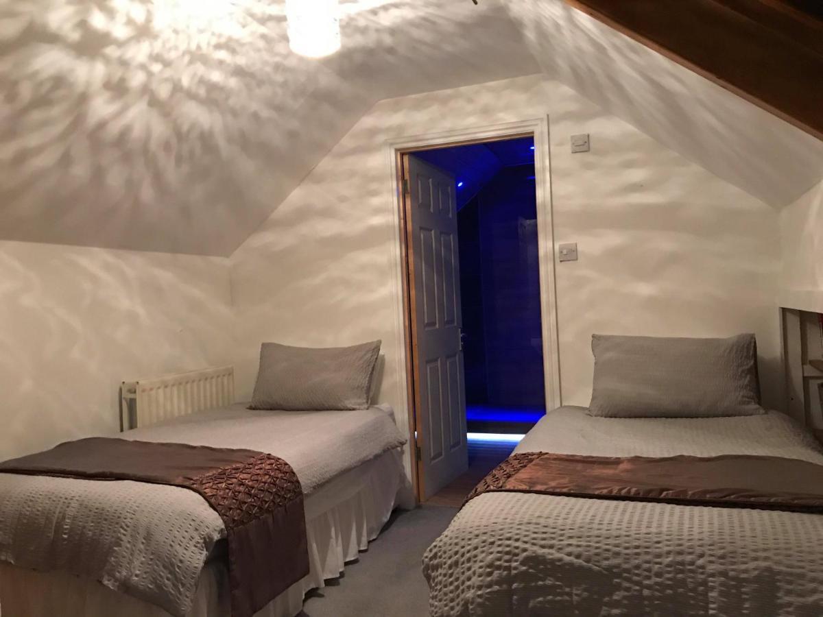 Vollie House With Hot Tub, Sauna & Log Burner Penpont Экстерьер фото